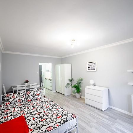 Apartament Grojecka Korotynskiego Apartment วอร์ซอ ห้อง รูปภาพ